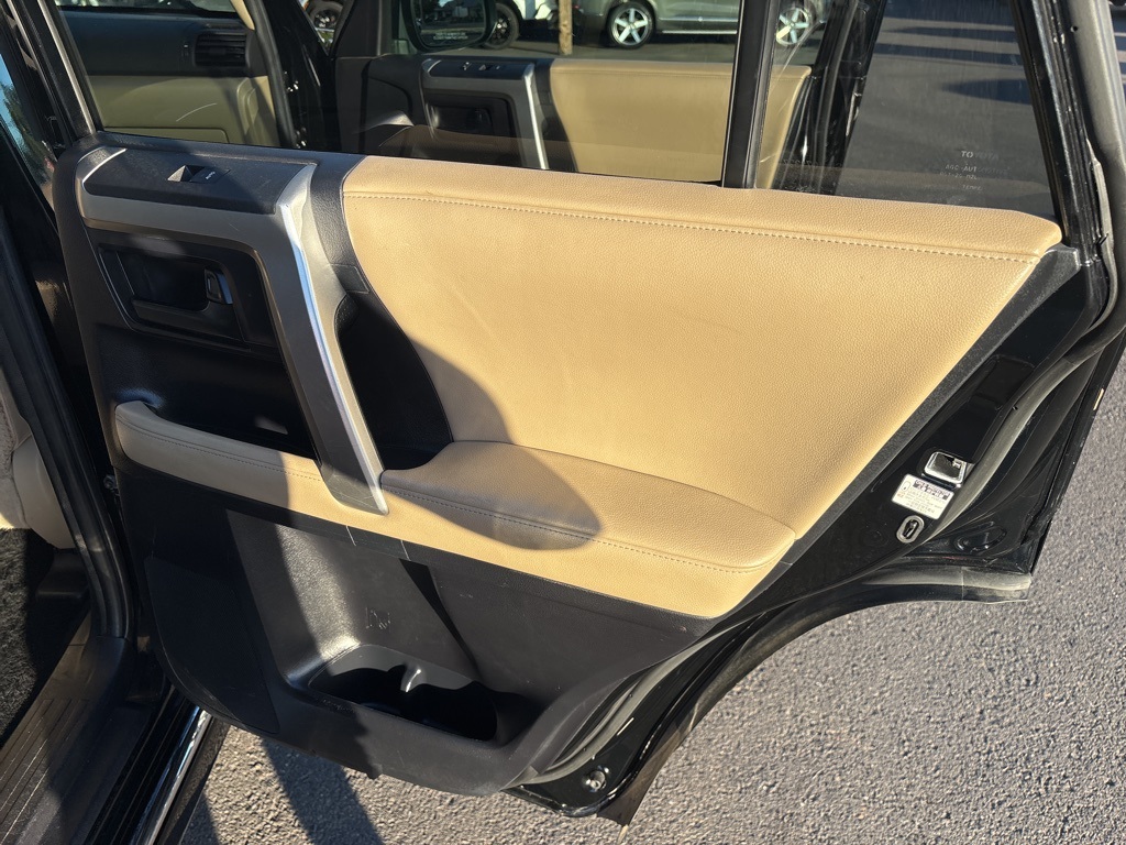 2011 Toyota 4Runner SR5 photo 15