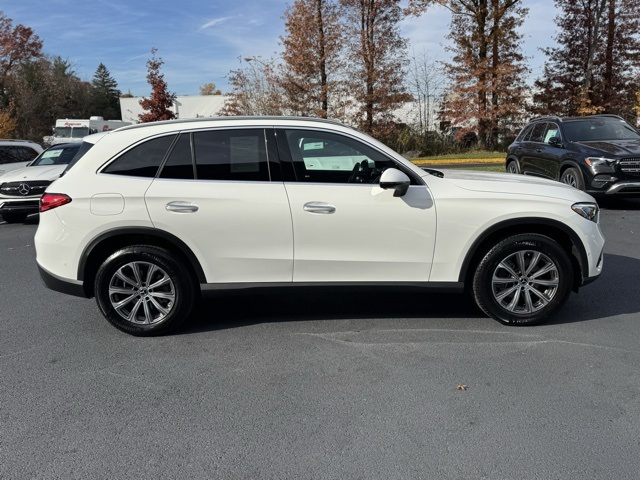 2025 Mercedes Benz GLC 300 4MATIC photo 2