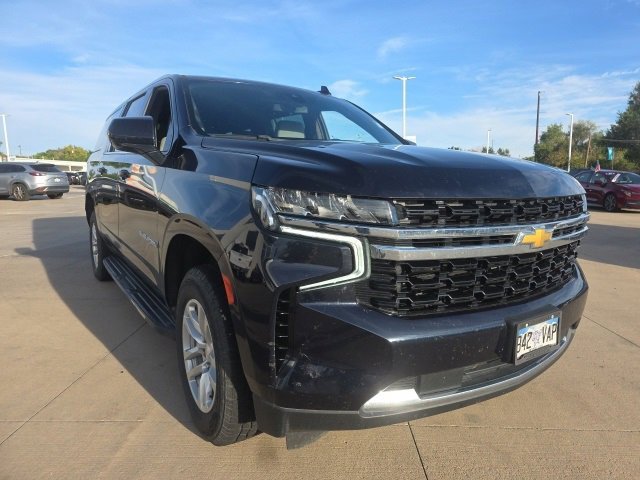 2021 Chevrolet Suburban LS photo 2