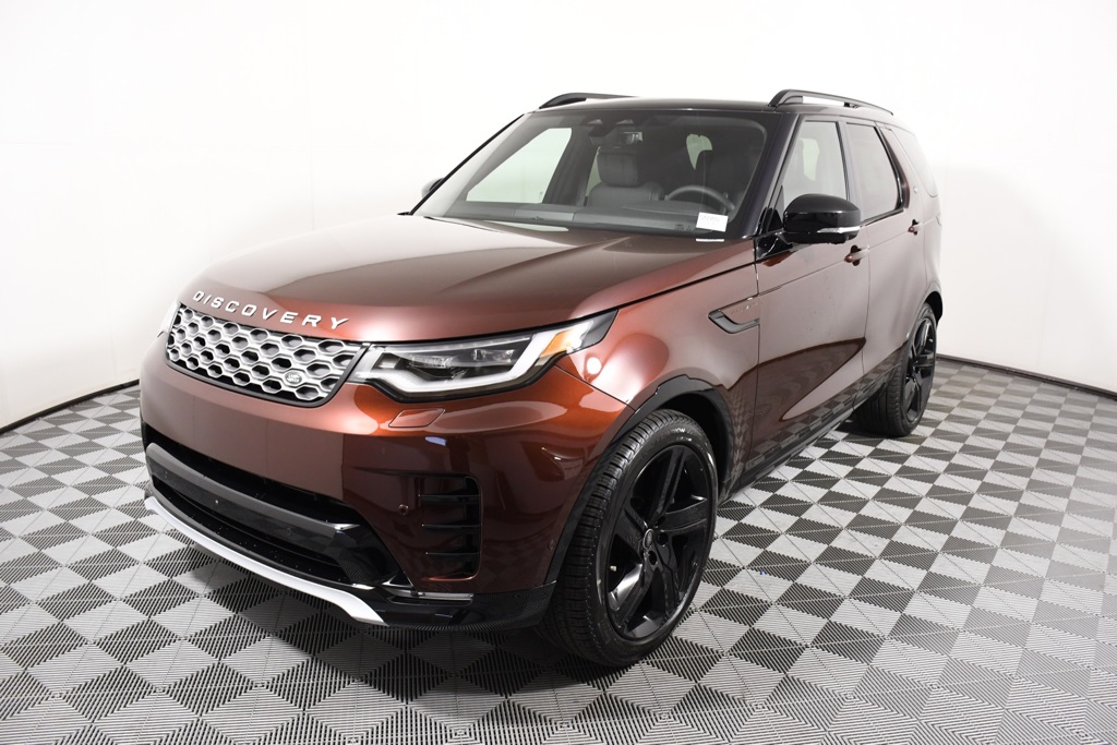 2026 Land Rover Discovery Tempest Edition