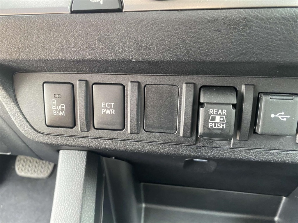 2022 Toyota Tacoma SR5 photo 24