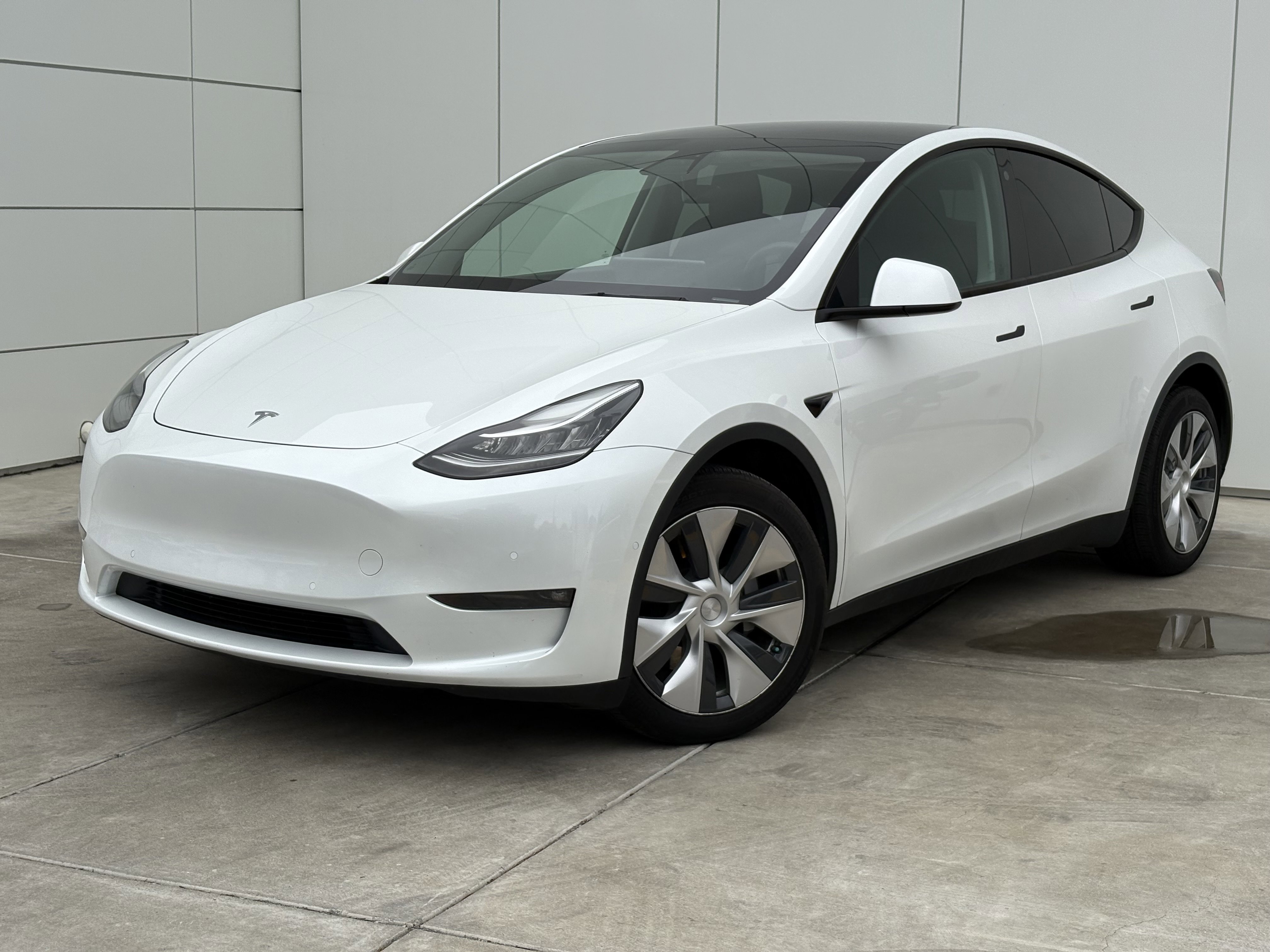 Used 2021 Tesla Model Y Long Range with VIN 5YJYGDEE7MF299732 for sale in Colma, CA