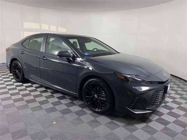 2026 Toyota Camry SE's photo