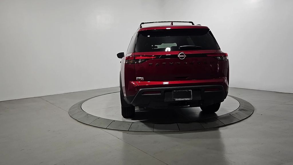 2025 Nissan Pathfinder SV photo 4