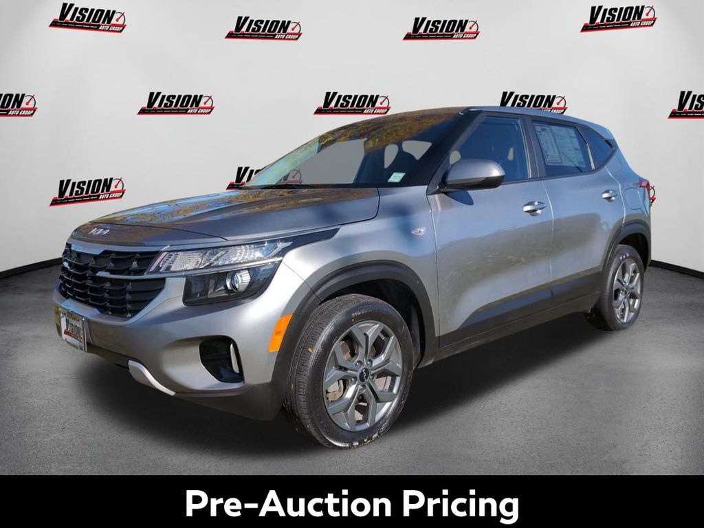 2024 Kia Seltos LX's photo