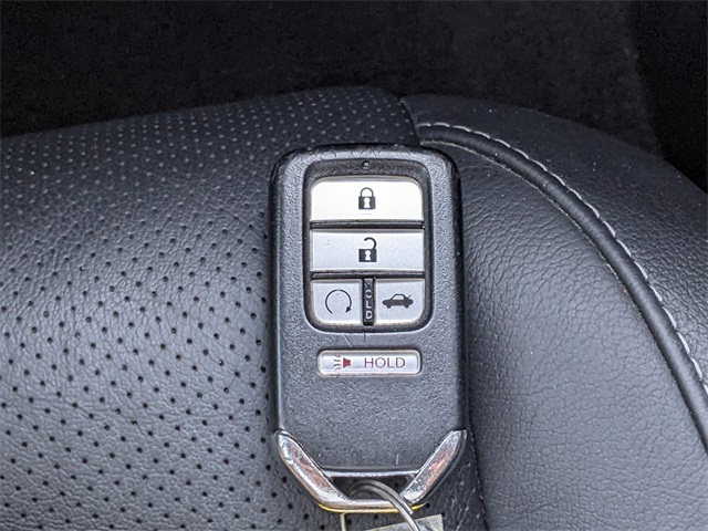 2022 Honda Insight Touring photo 25
