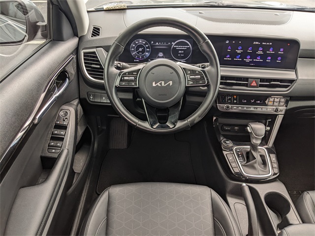 2024 Kia Seltos EX photo 11