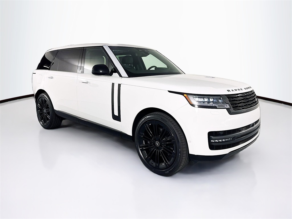 2025 Land Rover Range Rover SE photo 3