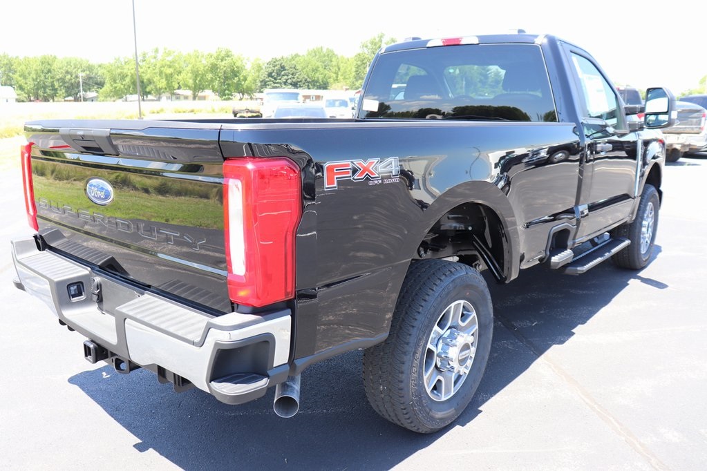 2025 Ford F-350 XLT photo 11