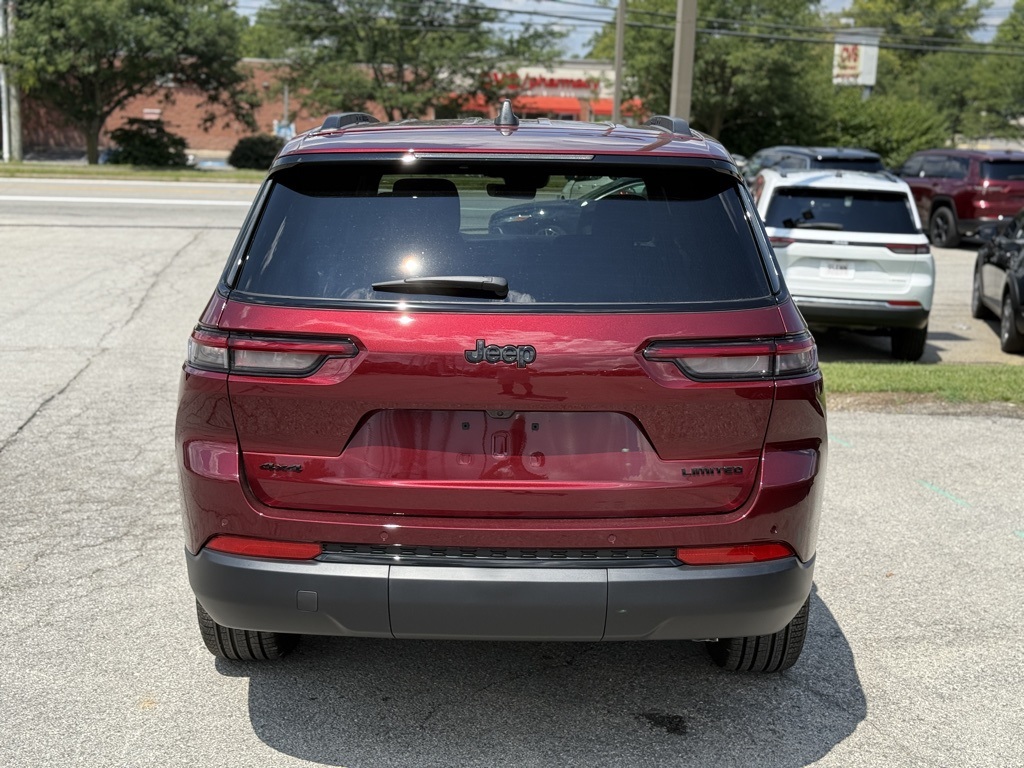 2025 Jeep Grand Cherokee Limited photo 7