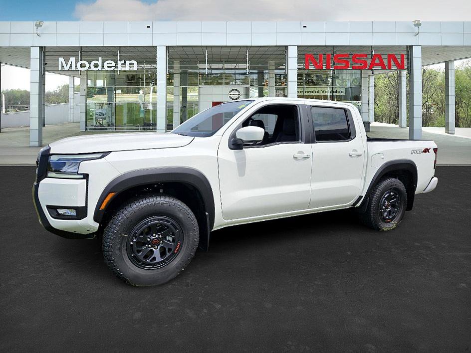 2025 Nissan Frontier PRO-4X's photo