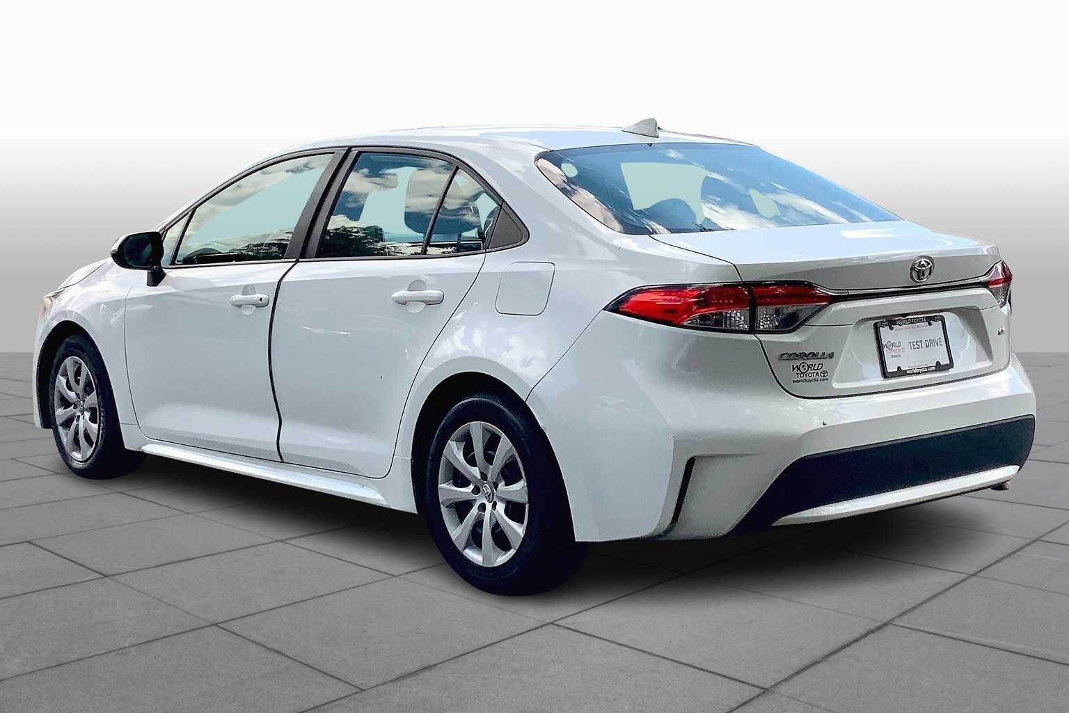 2021 Toyota Corolla LE photo 10