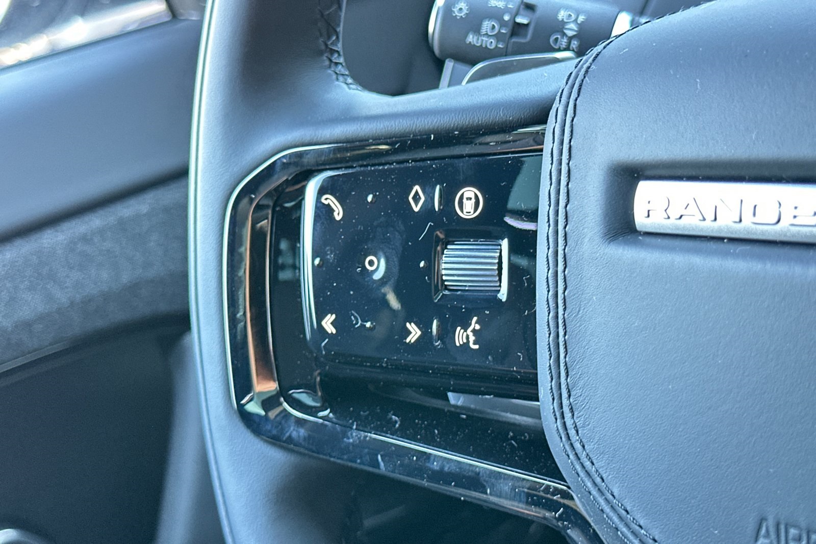 2025 Land Rover Range Rover Sport SE photo 29