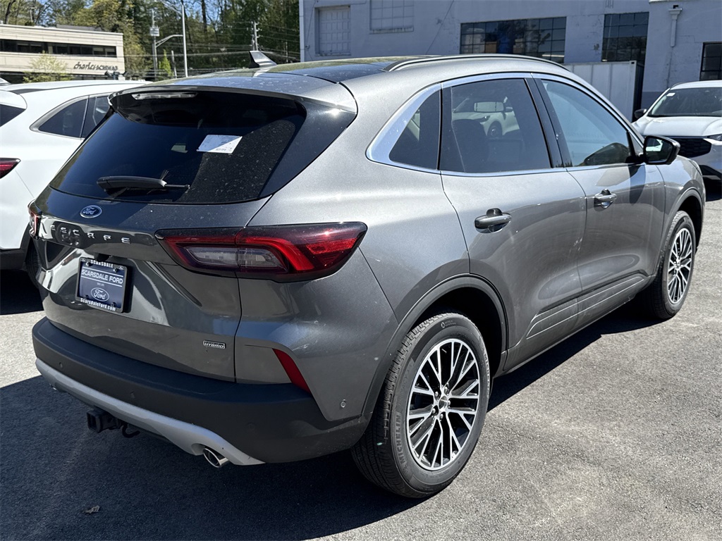 2024 Ford Escape Plug-In Hybrid photo 2