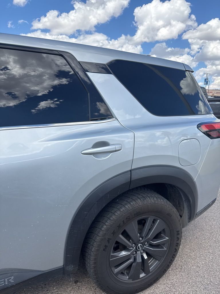 2022 Nissan Pathfinder S photo 6