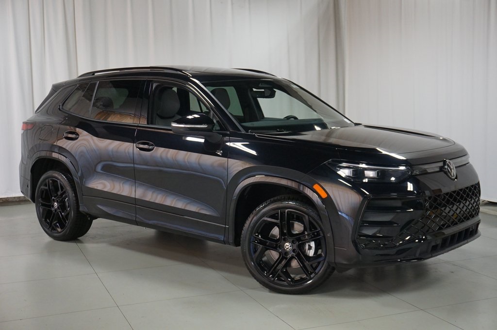 2025 Volkswagen Tiguan SE R-Line Black photo 2