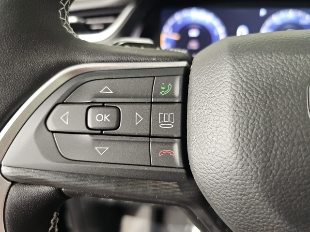 2025 Jeep Grand Cherokee Laredo Altitude photo 16