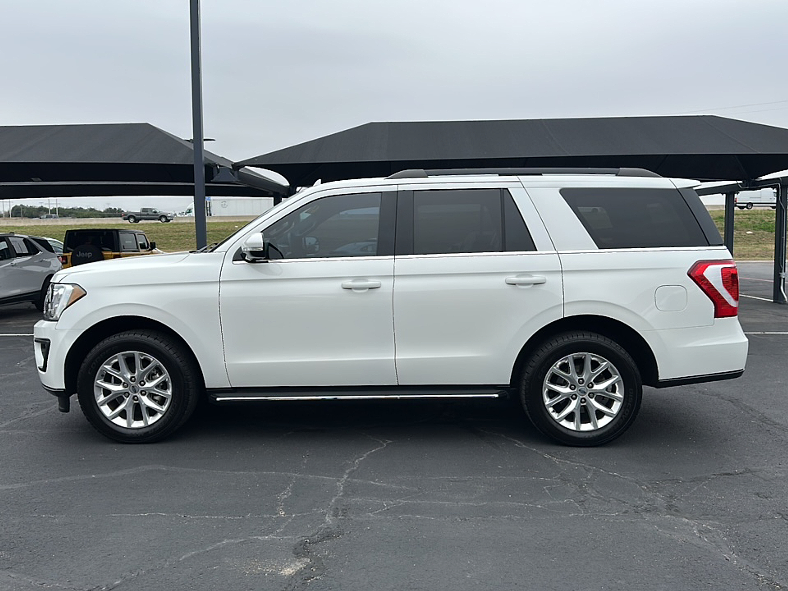 2021 Ford Expedition XLT photo 3