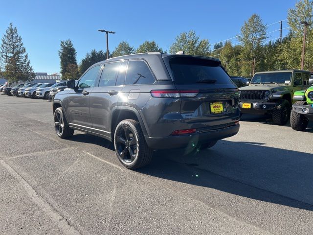 2025 Jeep Grand Cherokee Limited photo 4