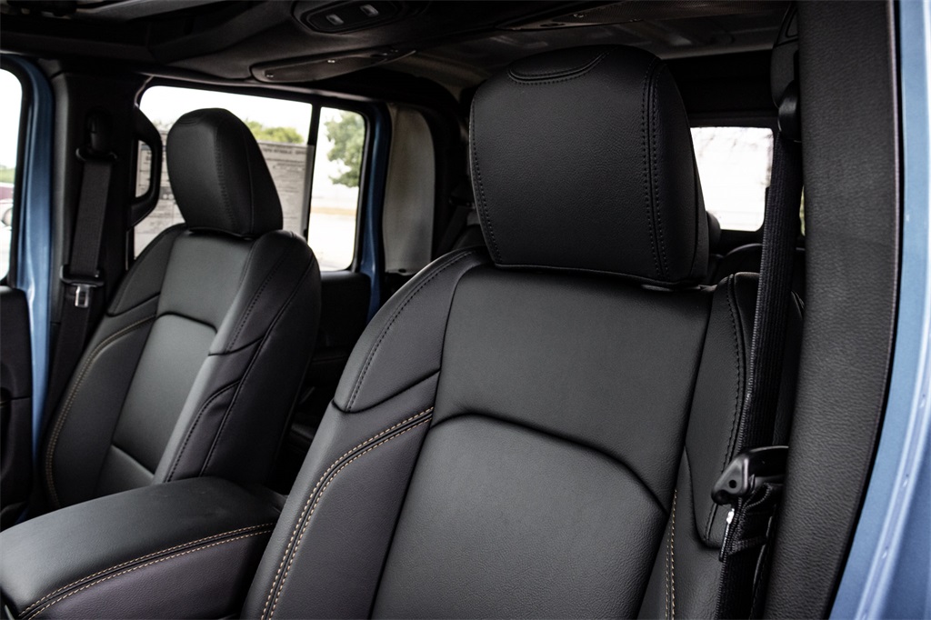 2025 Jeep Gladiator Sport S photo 9