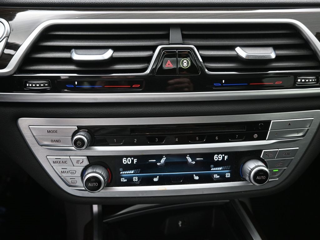 2019 Bmw 740i Sedan photo 4