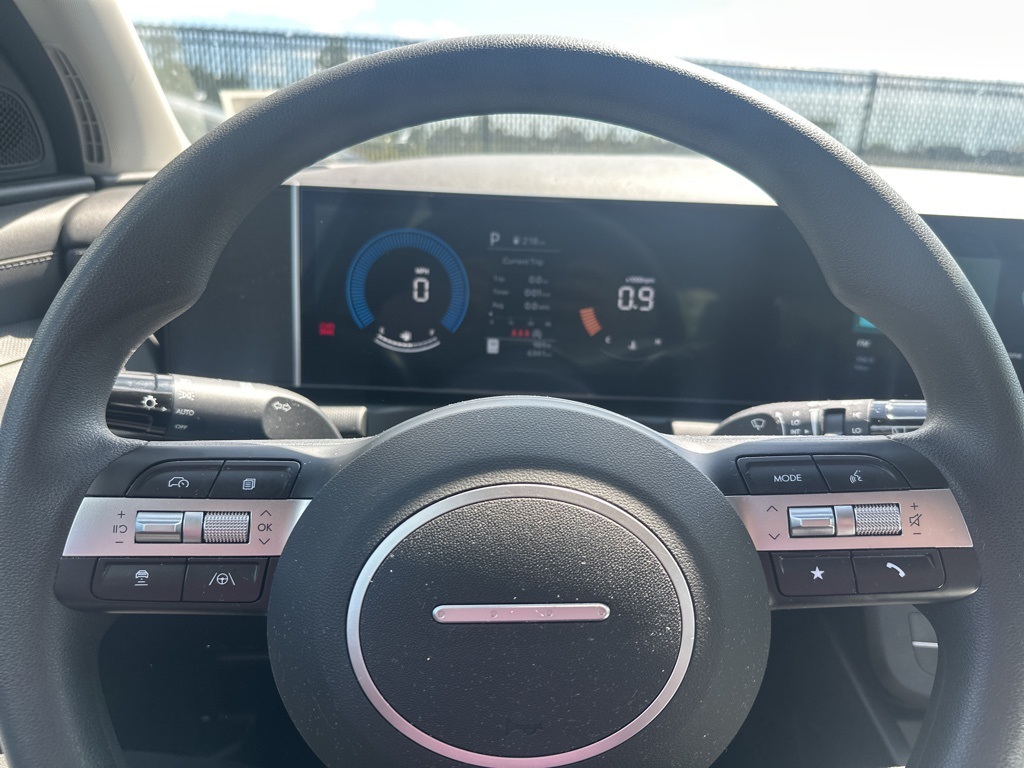 2025 Hyundai Tucson SE photo 2