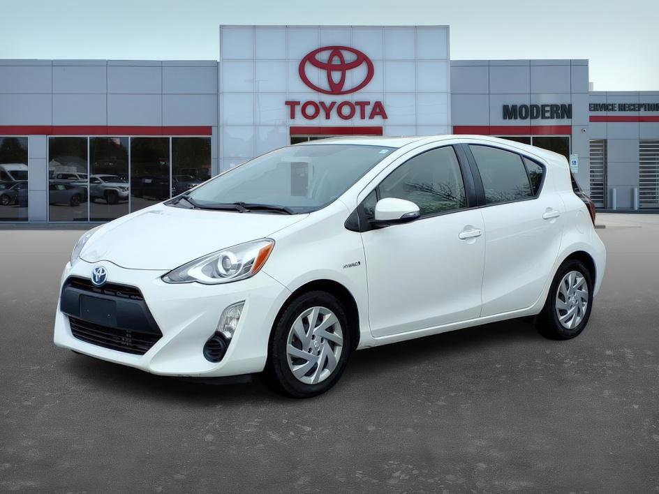 2015 Toyota Prius c Four's photo