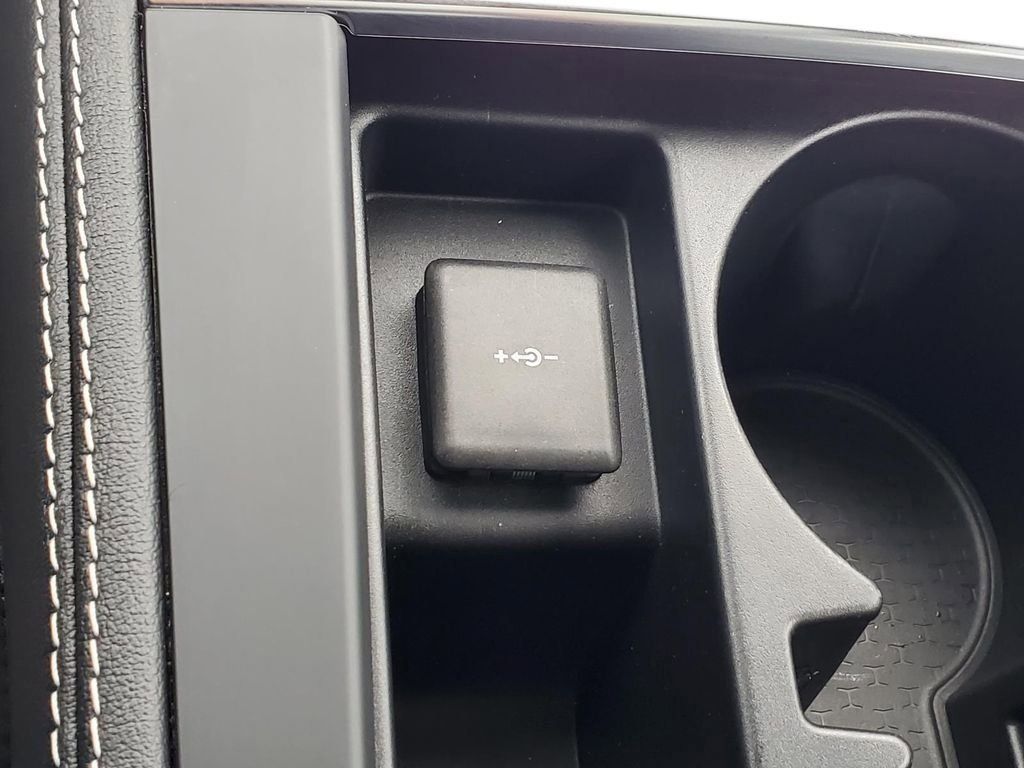 2024 Jaguar F-PACE P250 R-Dynamic S photo 25