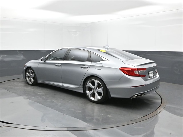 2018 Honda Accord Touring 2.0T photo 2