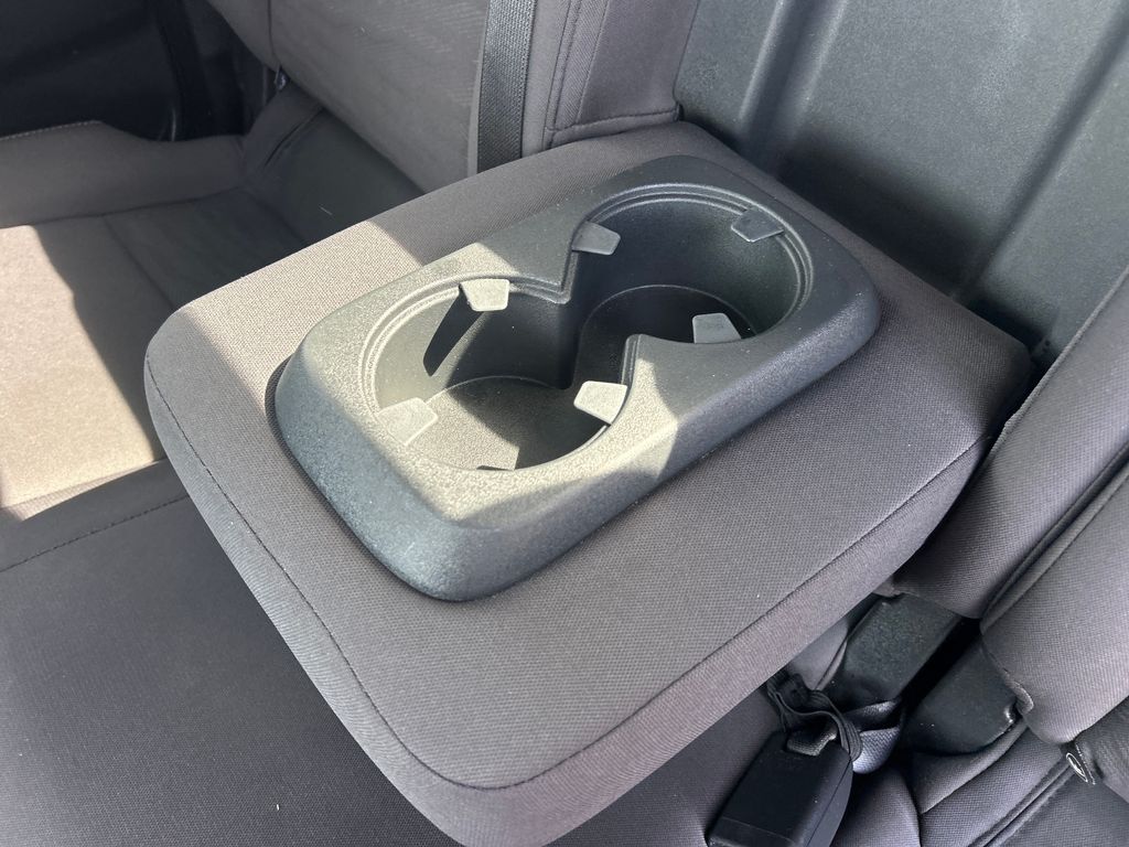 2024 Nissan Frontier SV photo 19