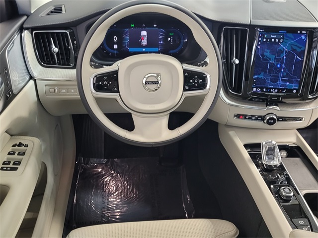 2022 Volvo XC60 Recharge Hybrid T8 Inscription photo 6