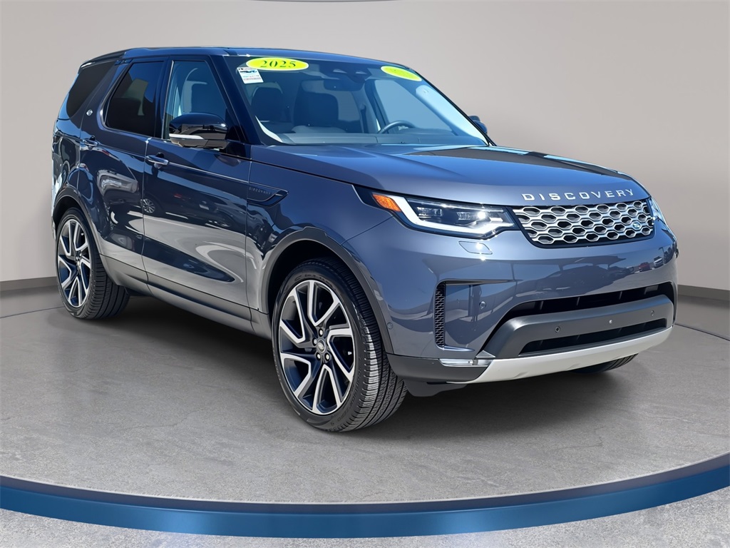 2025 Land Rover Discovery S photo 2