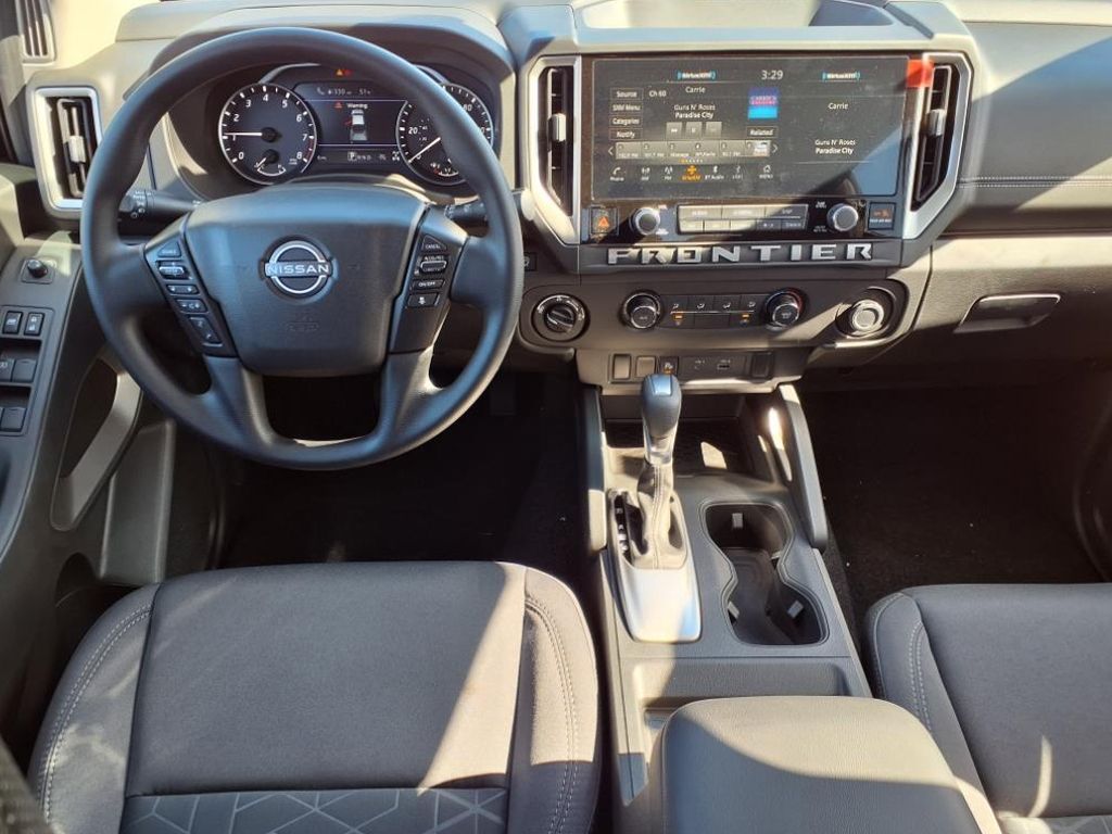 2025 Nissan Frontier SV photo 2