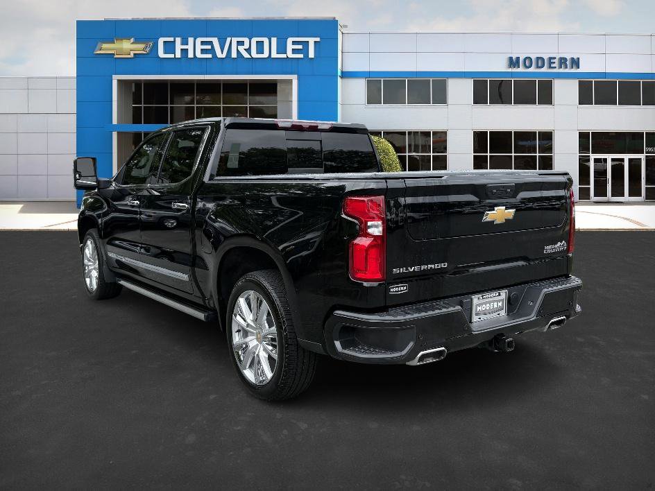 2024 Chevrolet Silverado 1500 High Country photo 3
