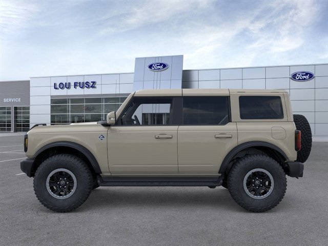 2025 Ford Bronco Outer Banks photo 3