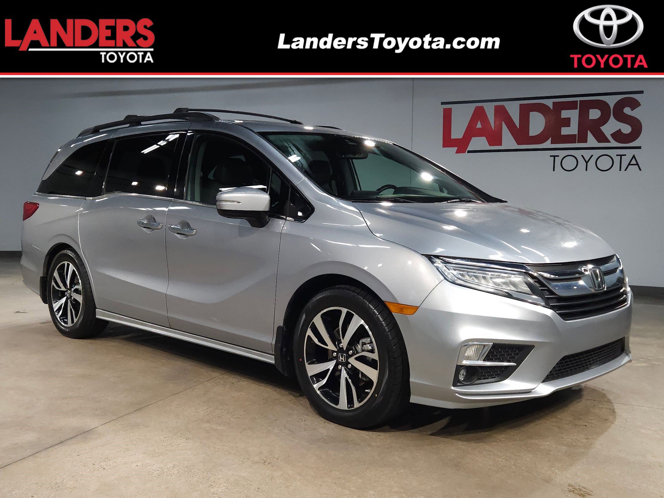 2019 Honda Odyssey Elite's photo