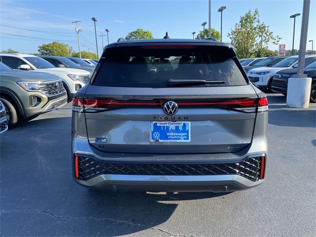 2025 Volkswagen Tiguan SE R-Line Black photo 3