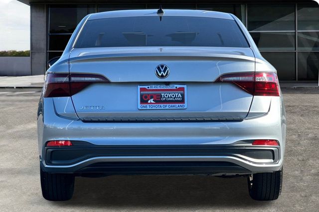 2024 Volkswagen Jetta 1.5T Sport photo 4