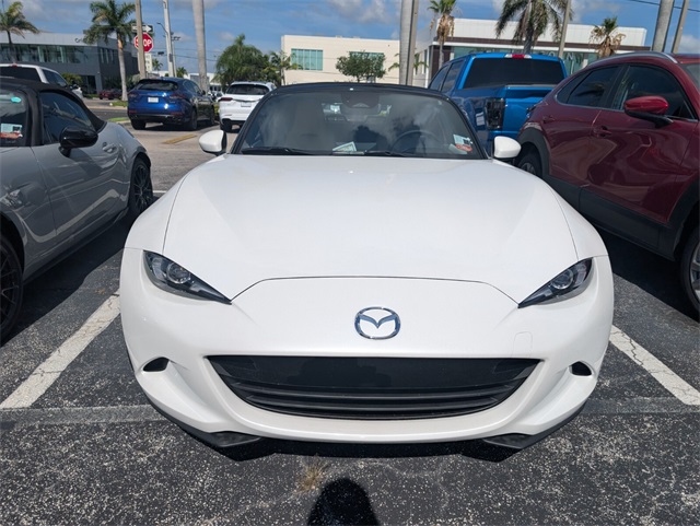 2025 Mazda MX-5 Miata Miata Grand Touring photo 3