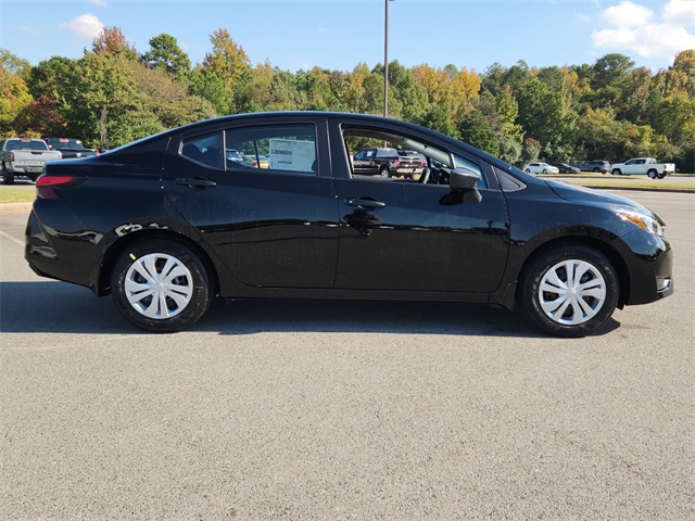 2025 Nissan Versa S photo 2