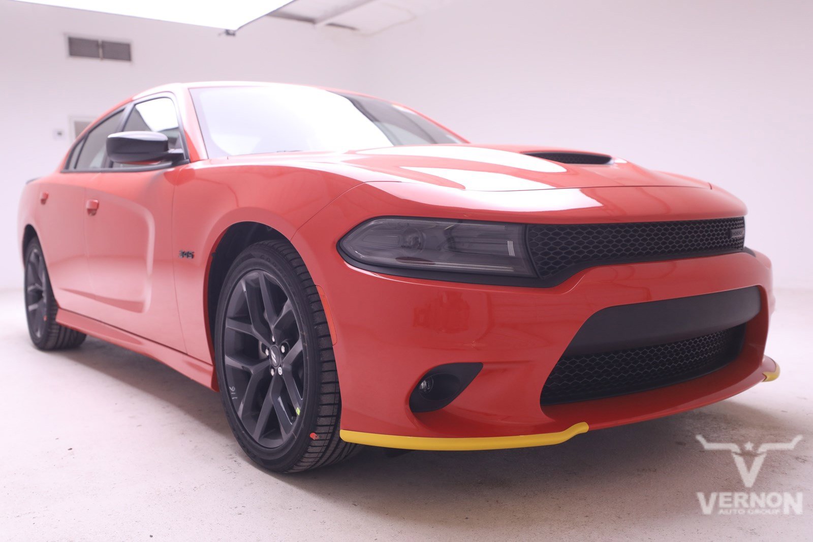 New 2023 Dodge Charger R/T Sedan RWD PH685220 Vernon Auto Group