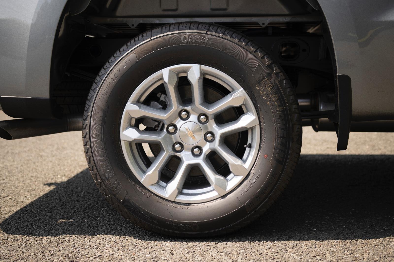 2025 Chevrolet Silverado 1500 LT photo 10