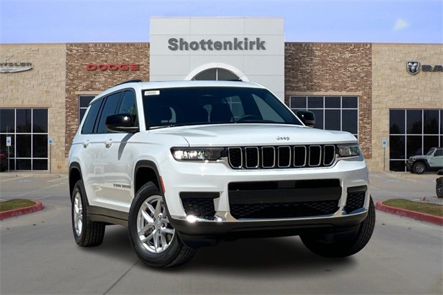 2025 Jeep Grand Cherokee L Laredo's photo