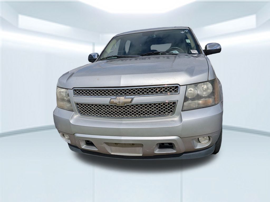 2011 Chevrolet Suburban 1500 LTZ photo 2