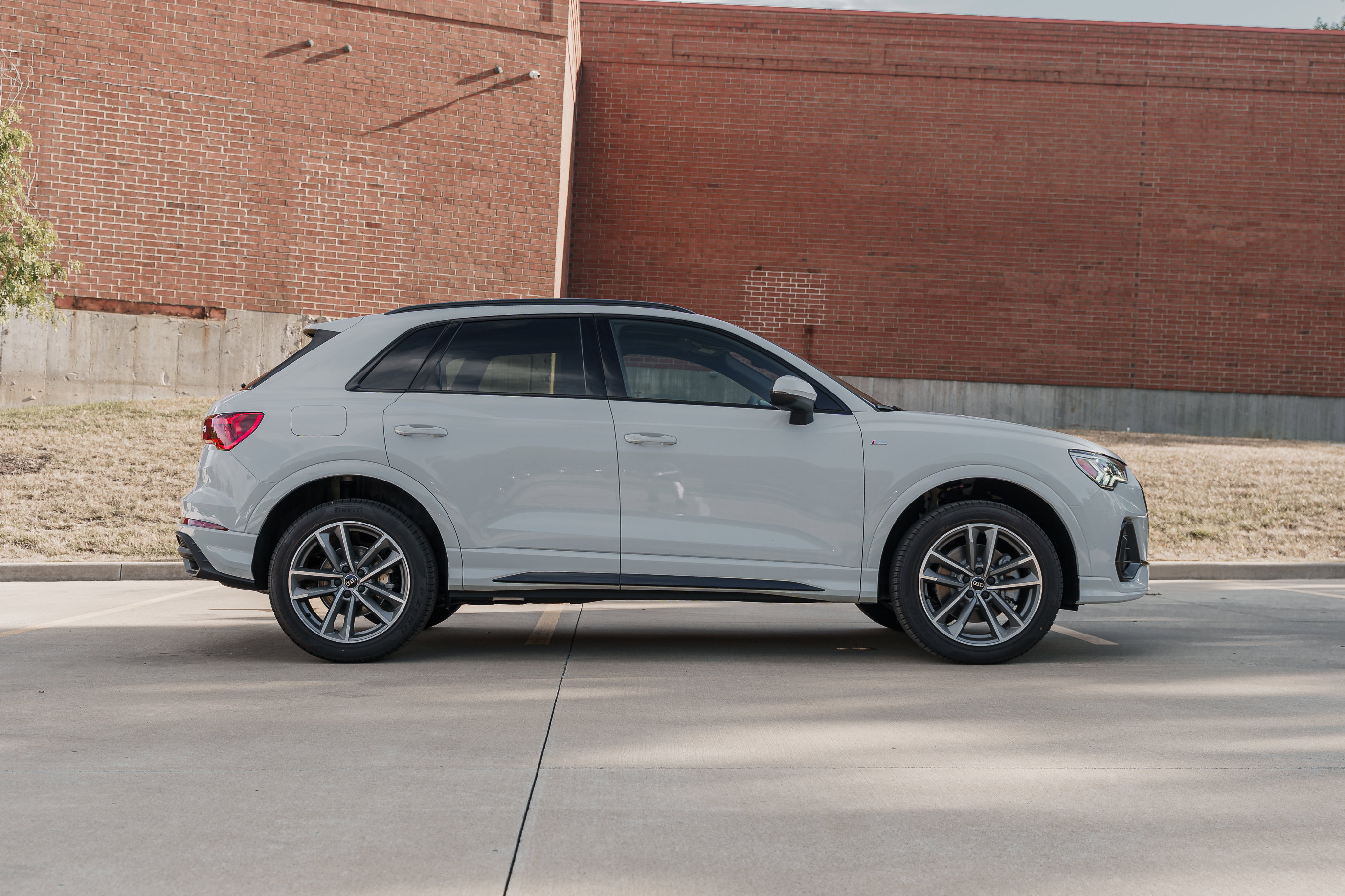 2025 Audi Q3 S line Premium photo 3