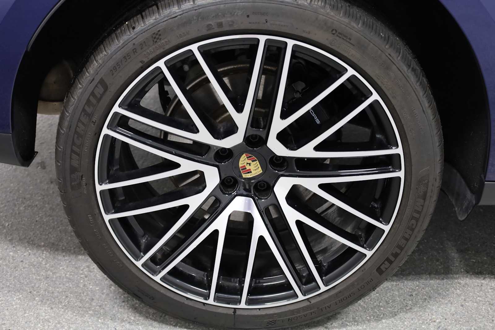 2024 Porsche Macan T photo 32
