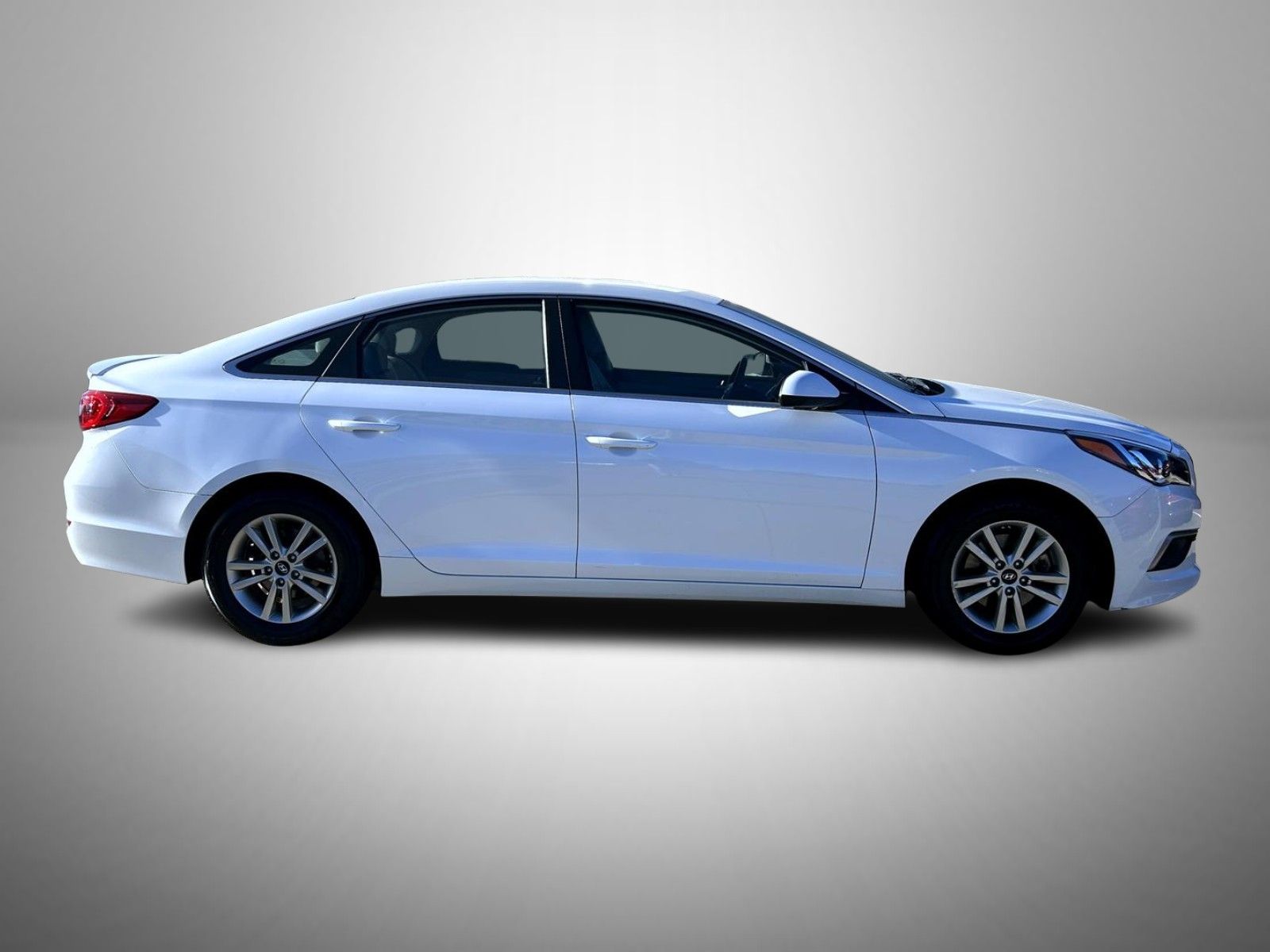 2017 Hyundai Sonata Base photo 4