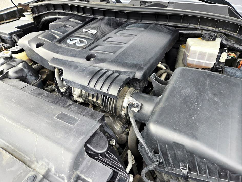 2017 Infiniti QX80 Base photo 16