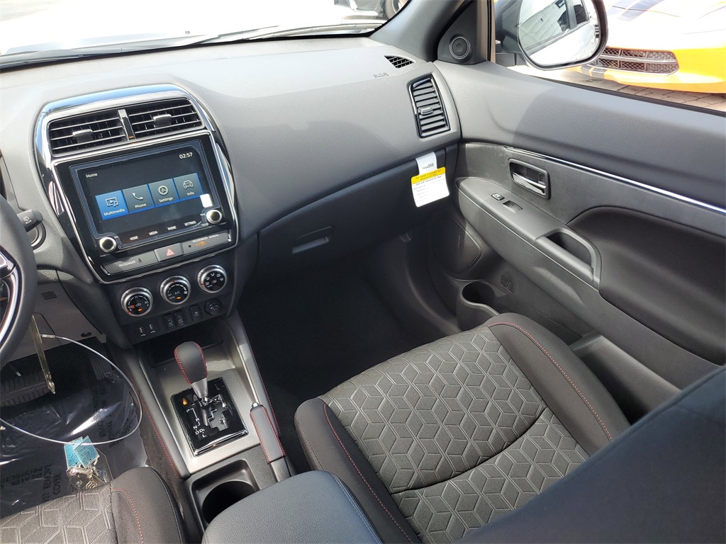 2025 Mitsubishi Outlander Sport ES SE LE photo 16