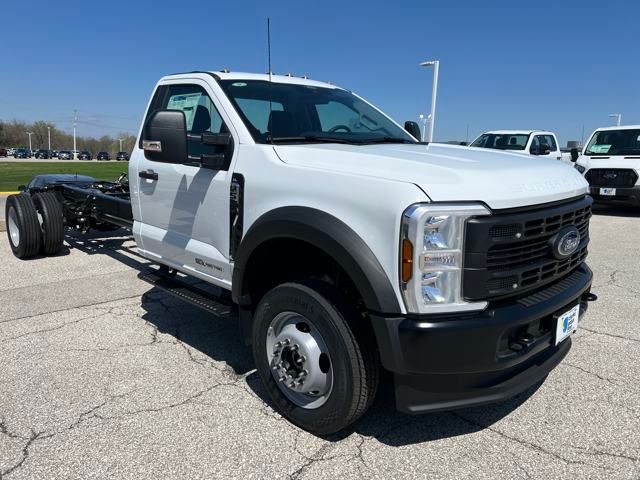 2025 Ford F-550 Super Duty Chassis Cab XL's photo